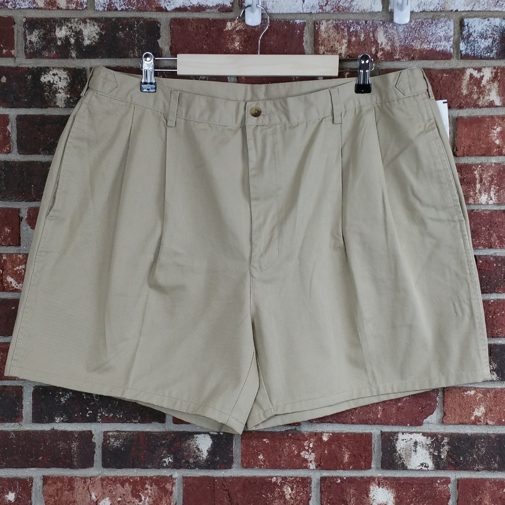 IZOD Pleated Beige Khaki Shorts 5.5" Inseam